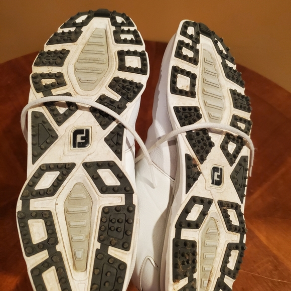 Footjoy myjoys pro SL spikeless golf shoes. White. 10.5 wide. Great condition - Picture 5 of 5